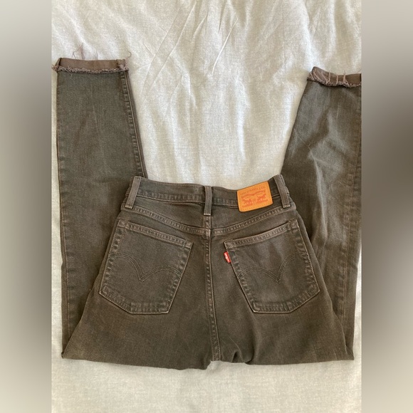 Levi’s black high rise jeans - Picture 6 of 6